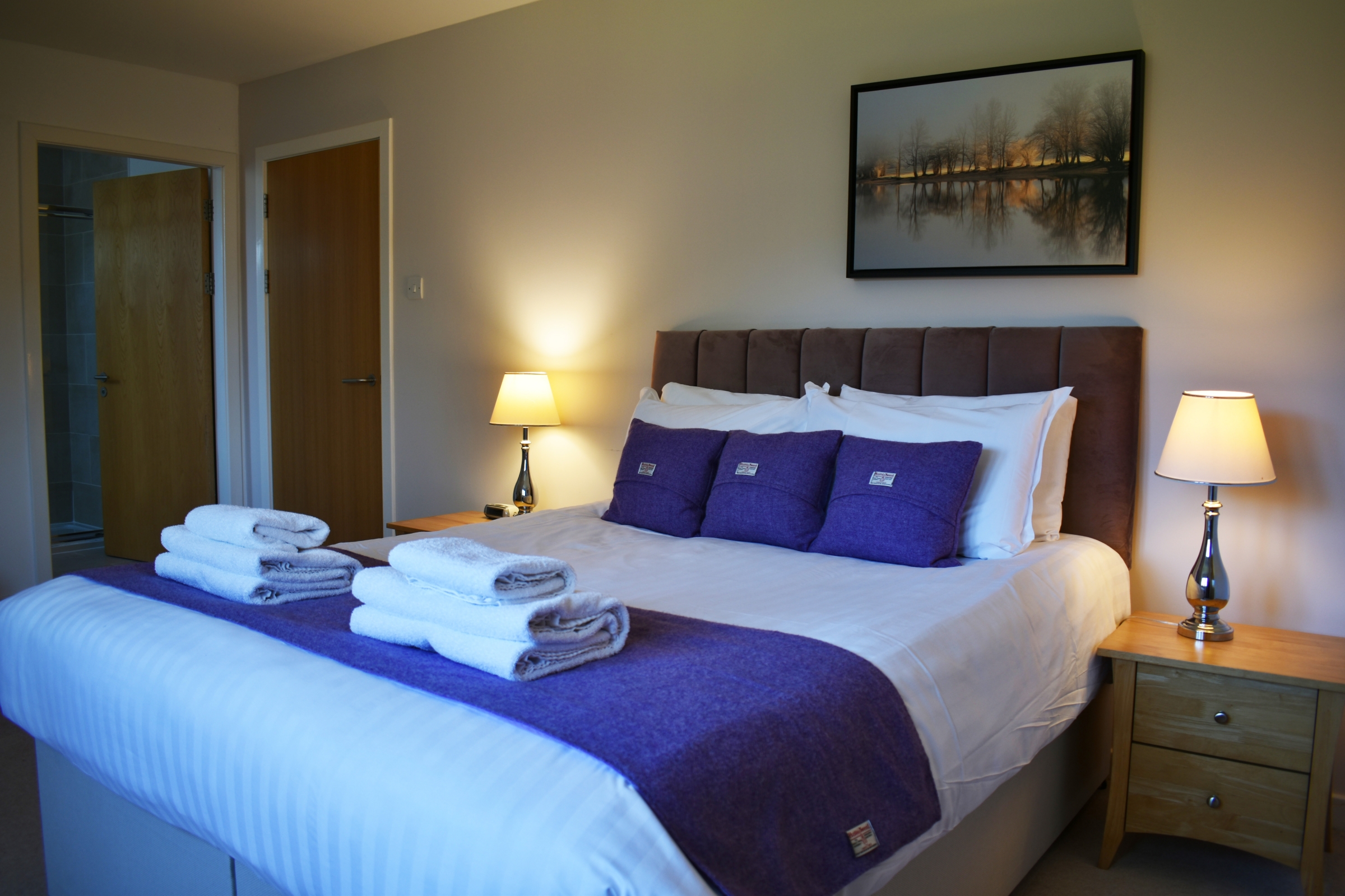  LARGE DOUBLE BEDROOM